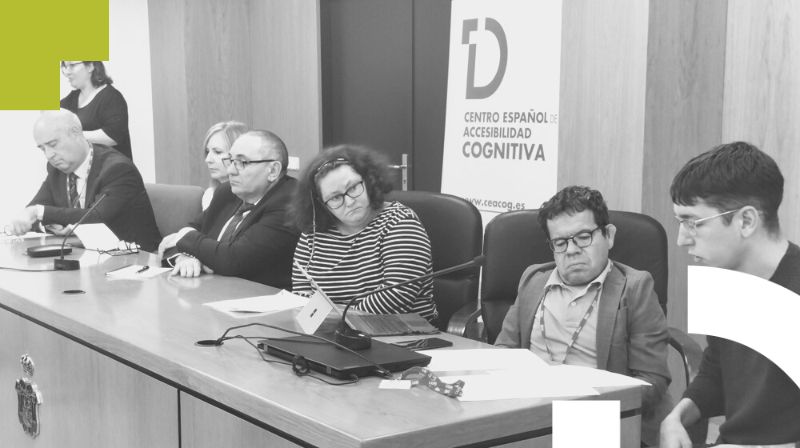 Imagen noticia Foto de los asistentes a la presentación del curso