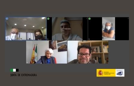 Foto de la reunión con las máximas autoridades del ámbito de la discapacidad de la Junta de Extremadura