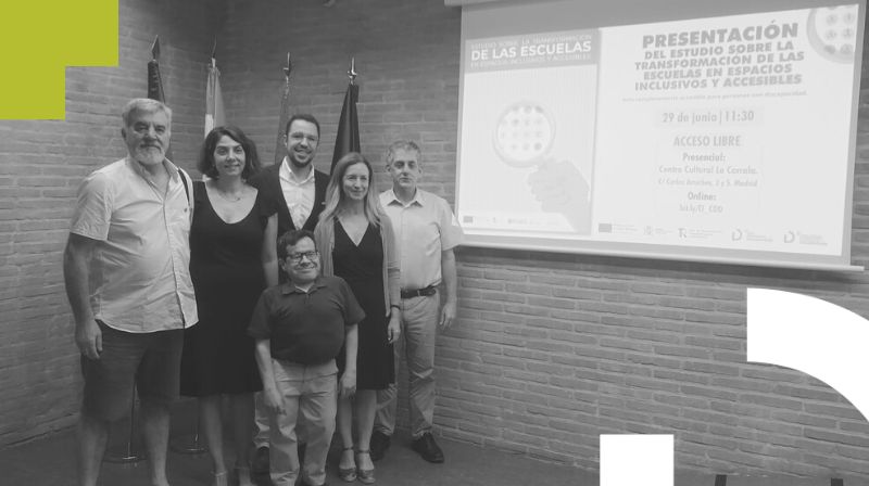 Imagen noticia Fotografía de Echeíta, Marquez, Sanchez, Moliner, Campoy y Martin Blanco posando en la presentacion del 'Estudio para la transformacion de las escuelas en espacios inclusivos y accesibles'