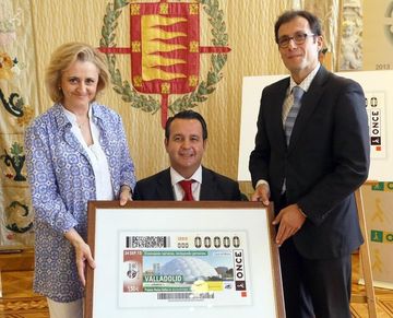 Foto Burgos y Valladolid, Premios Reina Sofía de Accesibilidad 2012, en el cupón de la ONCE