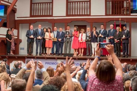 Foto de familia de la entrega de los Premios Reina Letizia 2018