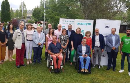 Foto de la vista de María Luisa Carcedo al XXII Campamento ASPAYM